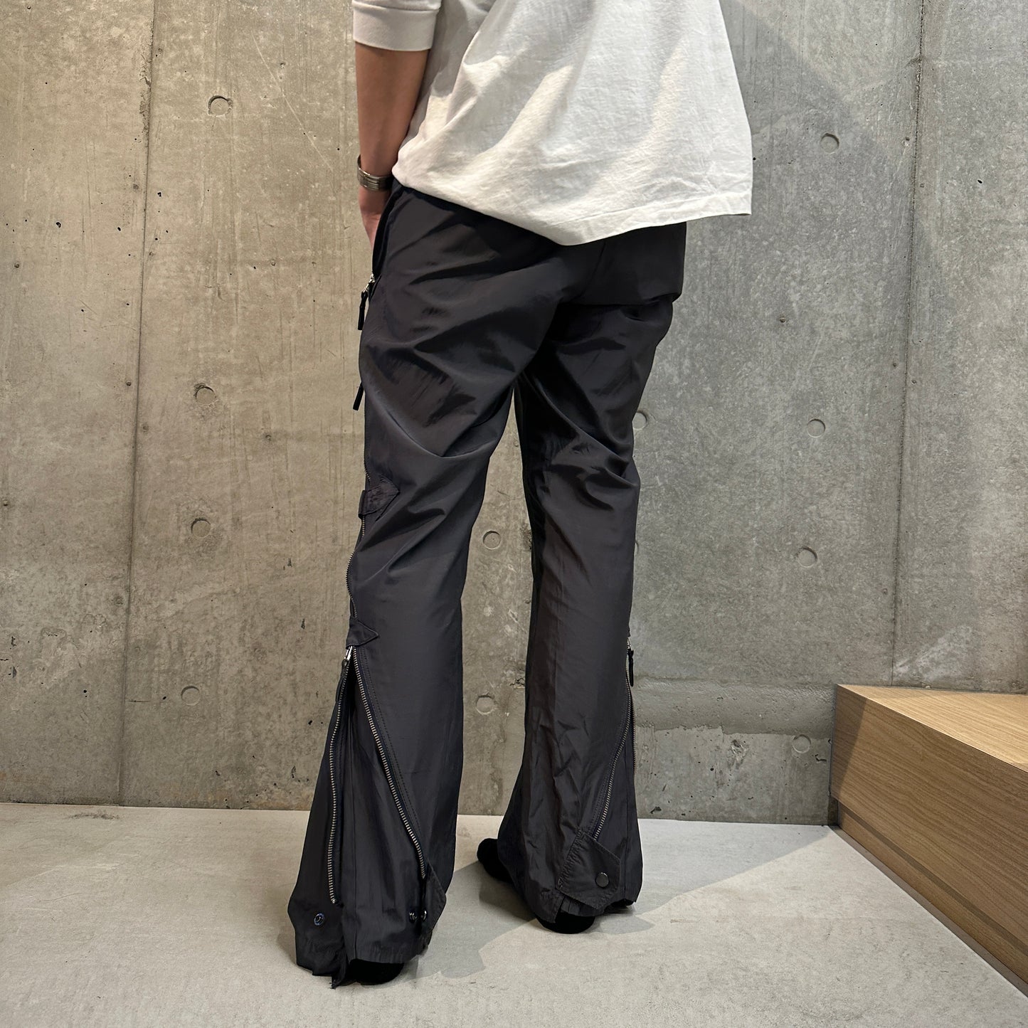 ISSEY MIYAKE / ROUND ZIP PANTS