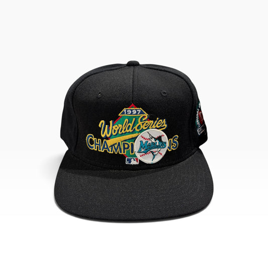 VINTAGE NEW ERA / DEADSTOCK
