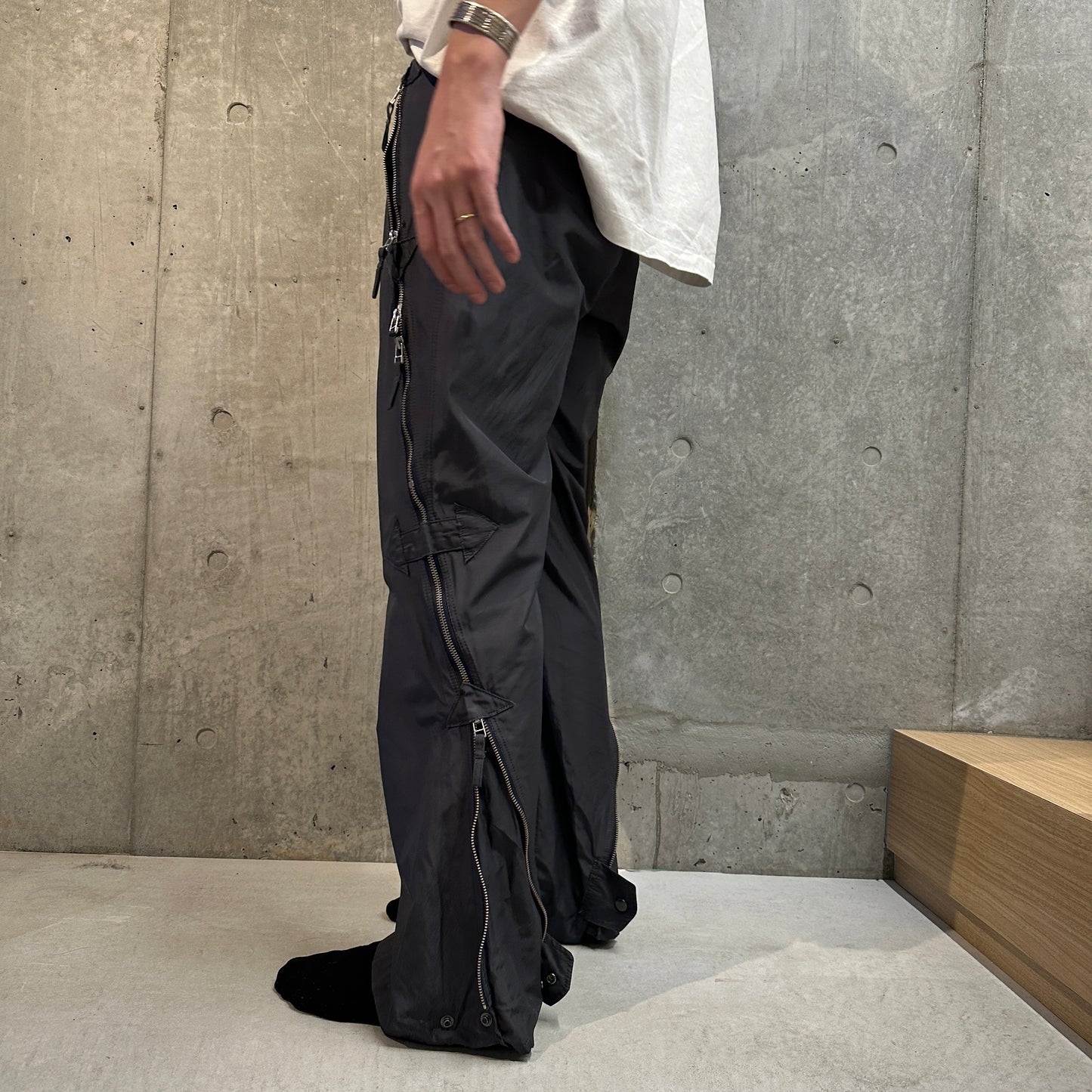 ISSEY MIYAKE / ROUND ZIP PANTS